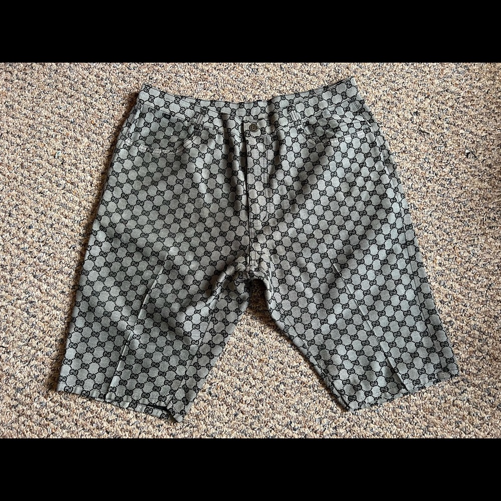 Gucci Logo Mens Bermuda Shorts Size 38
